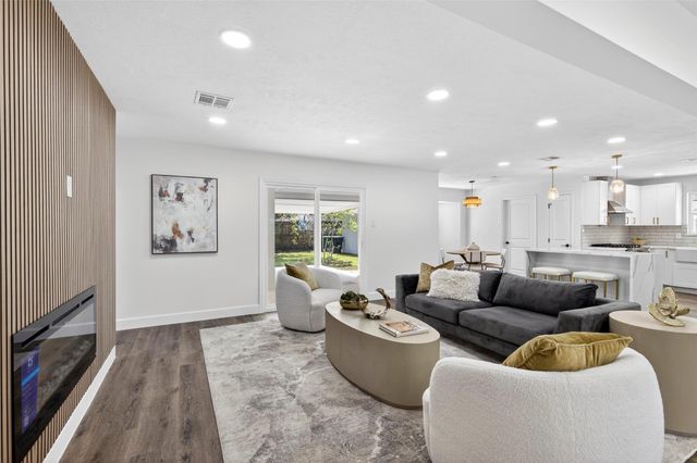 5447 Darnell Street, Houston, TX 77096