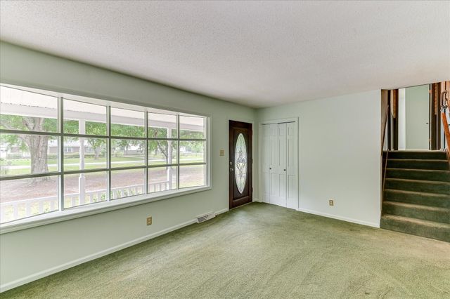 15430 U.S. 78, Williston, SC 29853