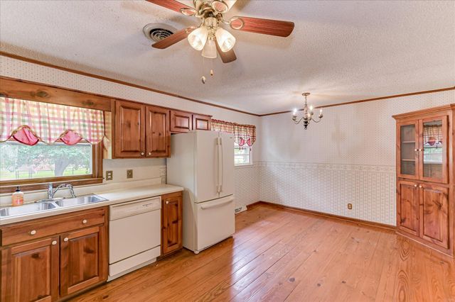 15430 U.S. 78, Williston, SC 29853
