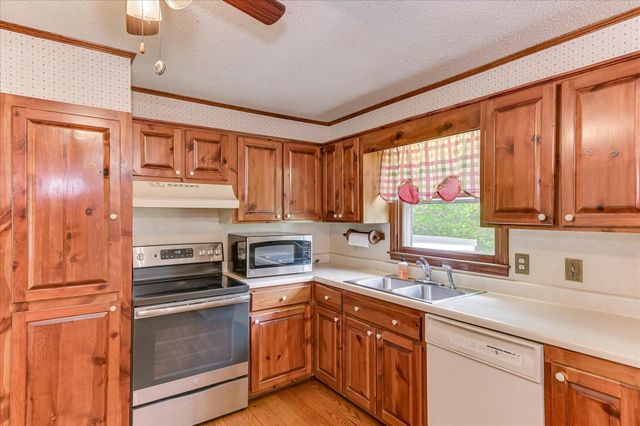 15430 U.S. 78, Williston, SC 29853