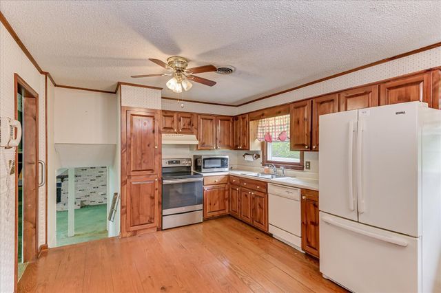 15430 U.S. 78, Williston, SC 29853