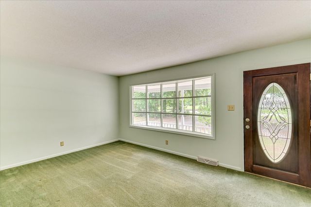 15430 U.S. 78, Williston, SC 29853
