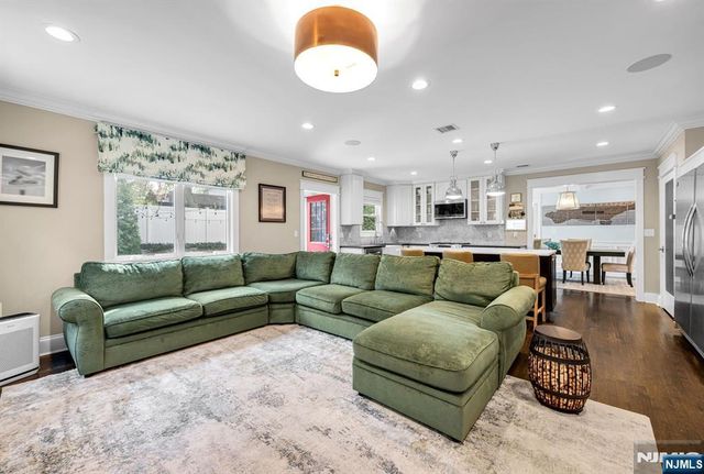 159 Hampton Place, Ridgewood, NJ 07450
