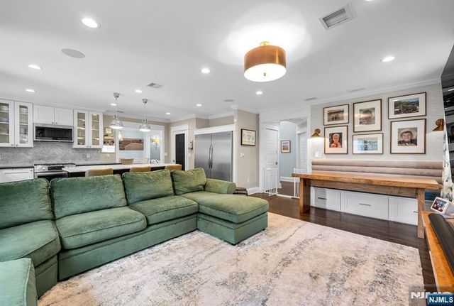 159 Hampton Place, Ridgewood, NJ 07450