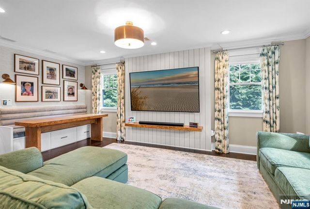 159 Hampton Place, Ridgewood, NJ 07450