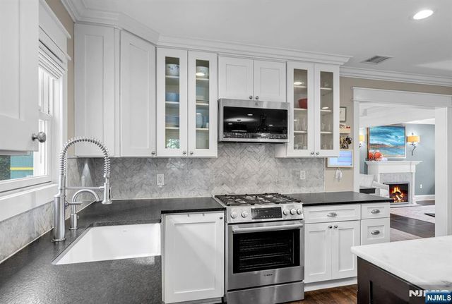 159 Hampton Place, Ridgewood, NJ 07450