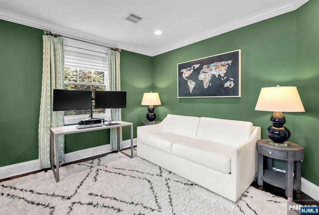 159 Hampton Place, Ridgewood, NJ 07450