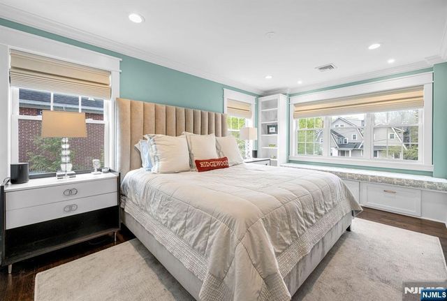 159 Hampton Place, Ridgewood, NJ 07450