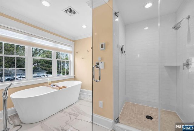 159 Hampton Place, Ridgewood, NJ 07450