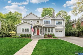 159 Hampton Place, Ridgewood, NJ 07450