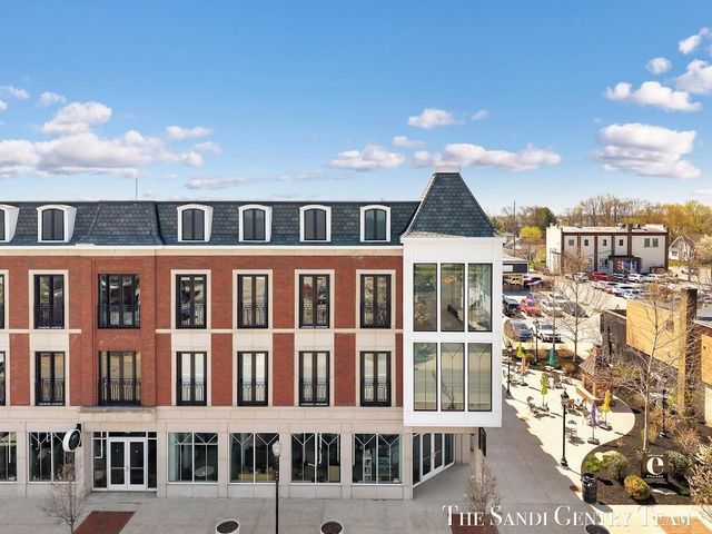 110 W Savidge Street 201, Spring Lake, MI 49456