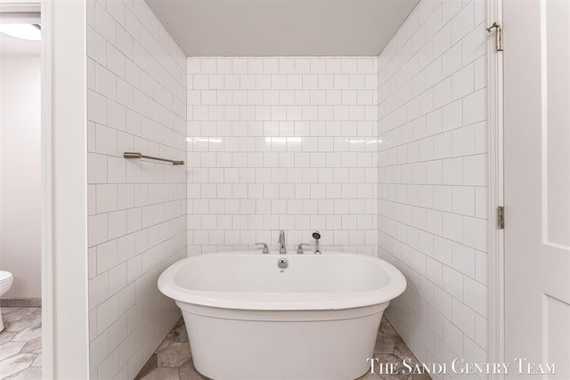 110 W Savidge Street 201, Spring Lake, MI 49456