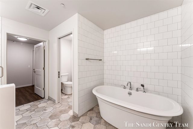 110 W Savidge Street 201, Spring Lake, MI 49456