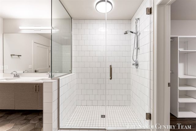 110 W Savidge Street 201, Spring Lake, MI 49456