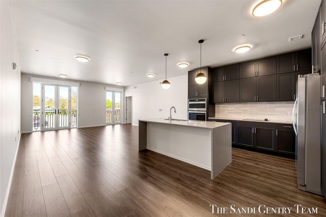 110 W Savidge Street 201, Spring Lake, MI 49456