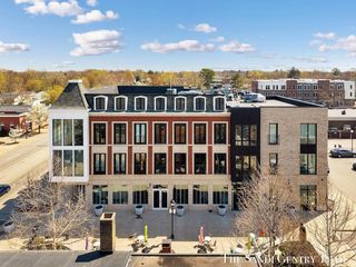 110 W Savidge Street 201, Spring Lake, MI 49456