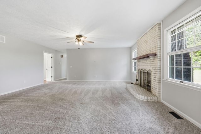 250 Savannah Drive, Nicholasville, KY 40356