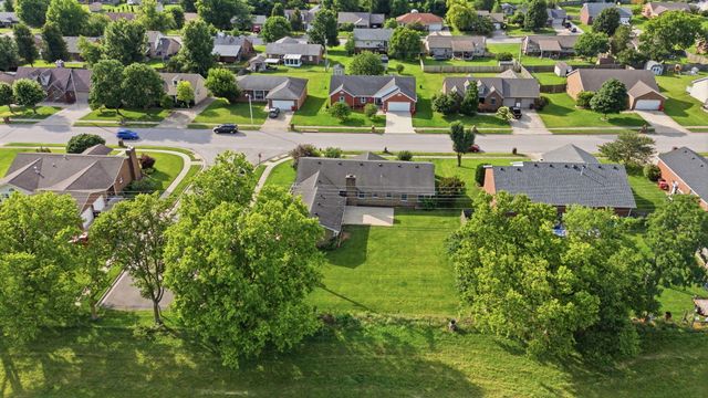 250 Savannah Drive, Nicholasville, KY 40356