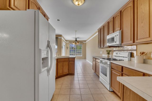 10015 Prairie Knoll Court, St. John, IN 46373