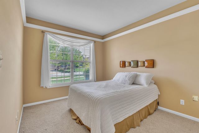10015 Prairie Knoll Court, St. John, IN 46373