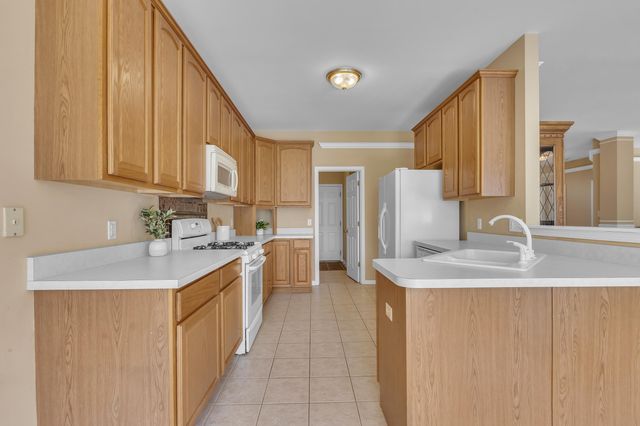 10015 Prairie Knoll Court, St. John, IN 46373