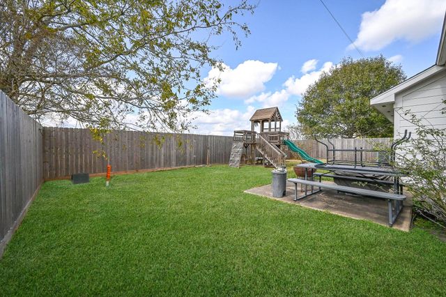 4426 Eaglewood Trail Drive, Fresno, TX 77545