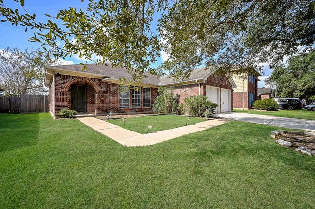 4426 Eaglewood Trail Drive, Fresno, TX 77545