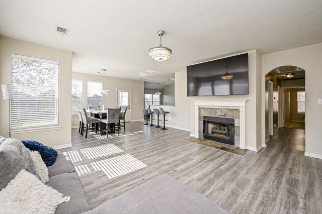 4426 Eaglewood Trail Drive, Fresno, TX 77545