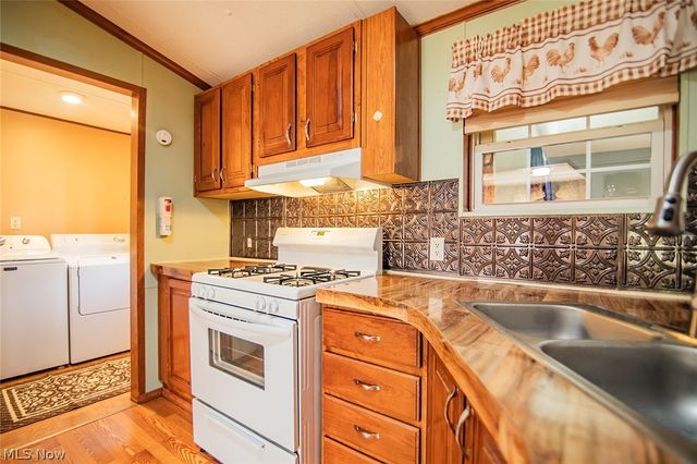 13533 Emerson Avenue, Williamstown, WV 26187