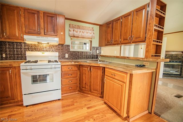 13533 Emerson Avenue, Williamstown, WV 26187