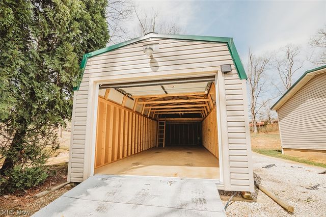 13533 Emerson Avenue, Williamstown, WV 26187