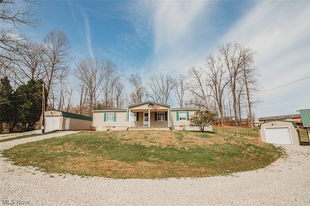 13533 Emerson Avenue, Williamstown, WV 26187