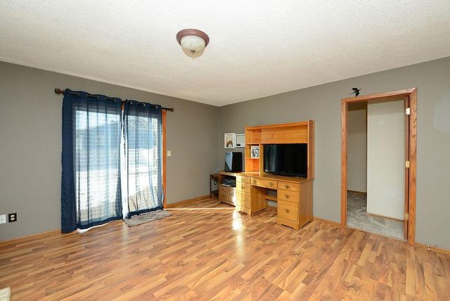 2418 24th Avenue S, Fargo, ND 58103