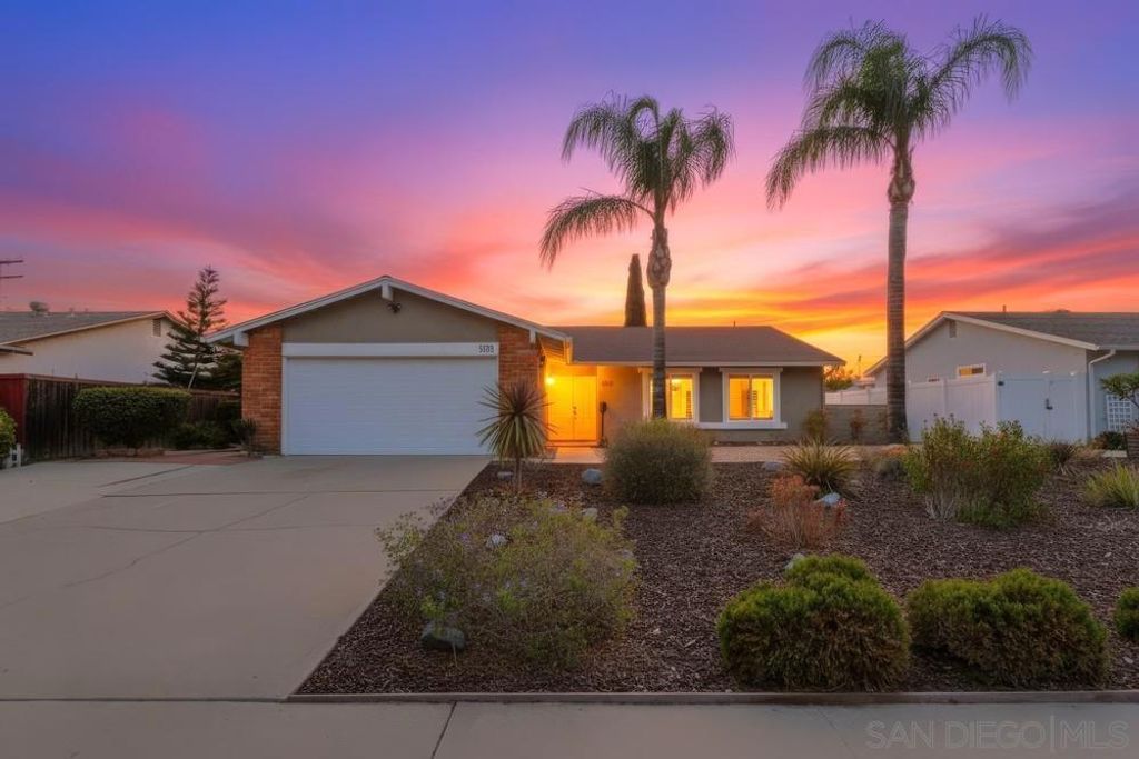 Image 2 of property listing at 835 Dorothy, El Cajon, CA 92019