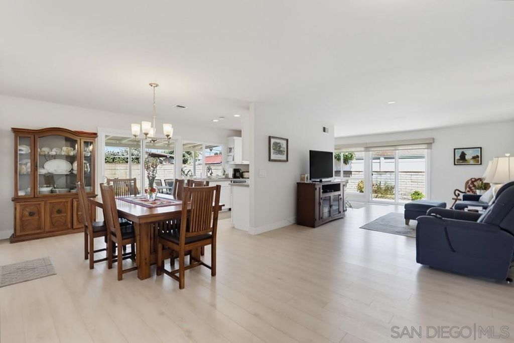 Image 9 of property listing at 835 Dorothy, El Cajon, CA 92019