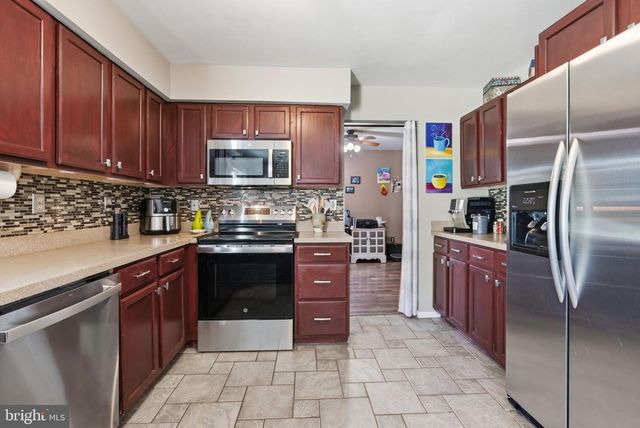 2041 VALLEY VIEW DR, Quakertown, PA 18951