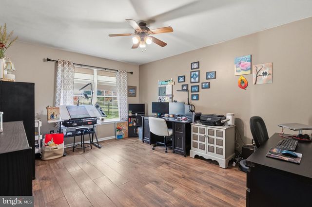 2041 VALLEY VIEW DR, Quakertown, PA 18951
