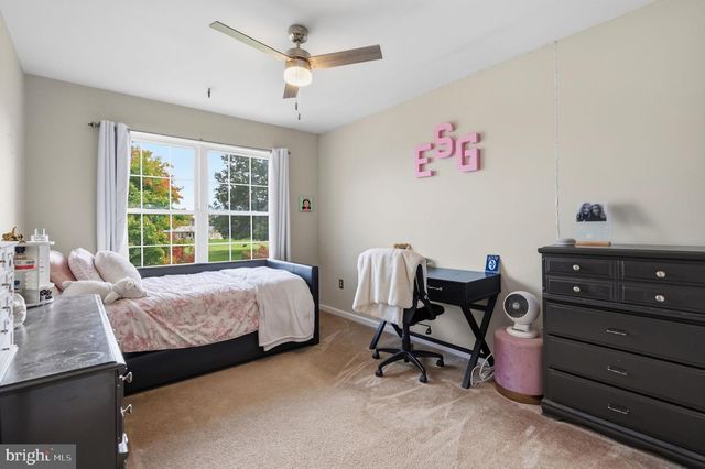 2041 VALLEY VIEW DR, Quakertown, PA 18951