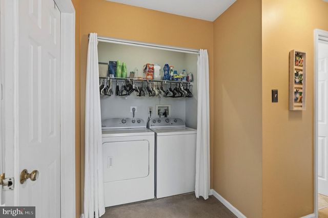 2041 VALLEY VIEW DR, Quakertown, PA 18951