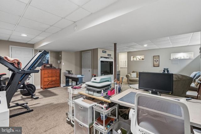 2041 VALLEY VIEW DR, Quakertown, PA 18951