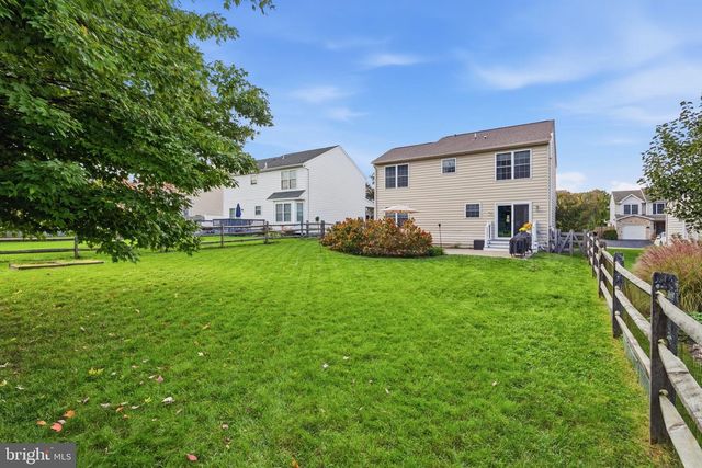 2041 VALLEY VIEW DR, Quakertown, PA 18951