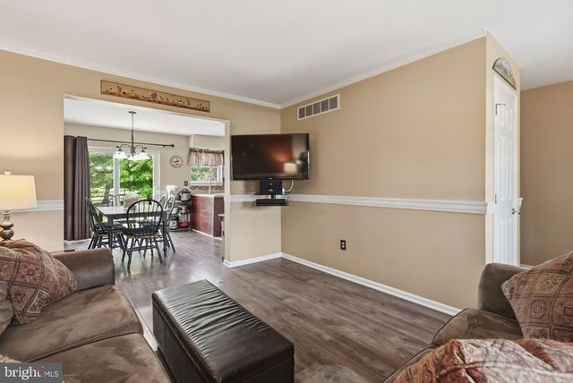 2041 VALLEY VIEW DR, Quakertown, PA 18951