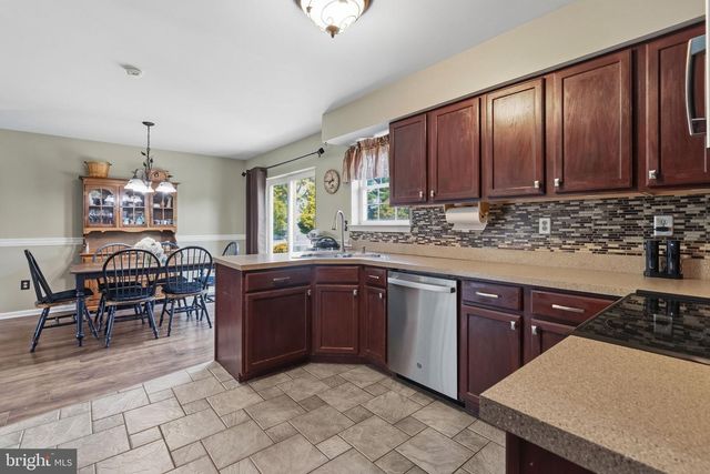 2041 VALLEY VIEW DR, Quakertown, PA 18951