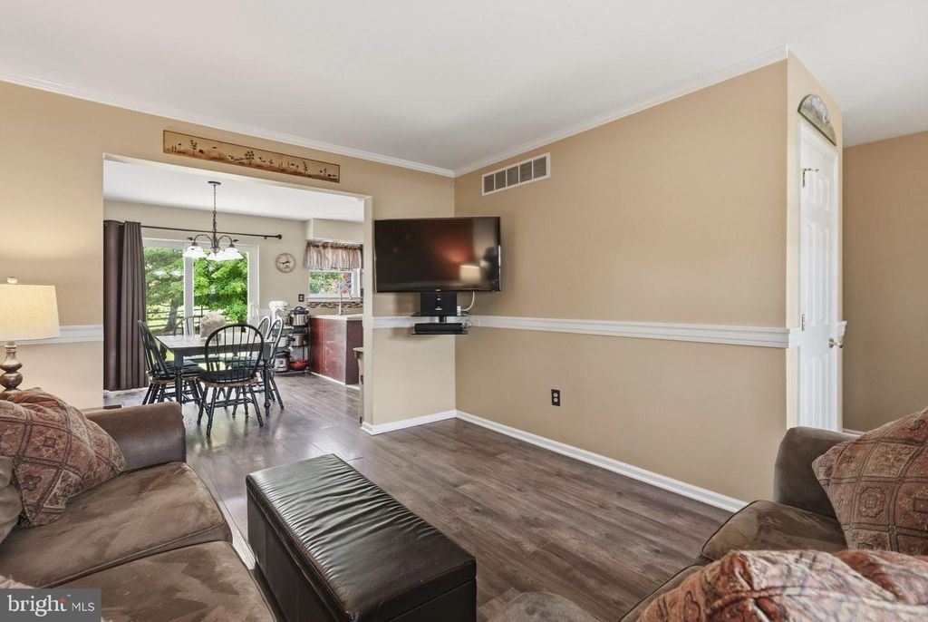 2041 VALLEY VIEW DR, QUAKERTOWN, PA 18951 — photo 5