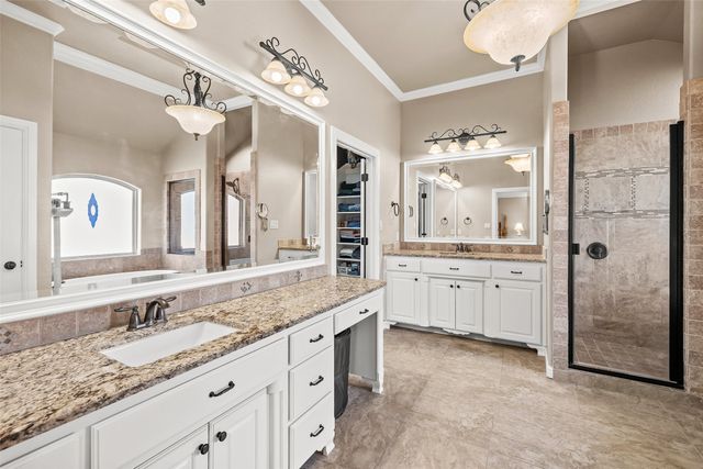 427 River Bank Lane, Granbury, TX 76049
