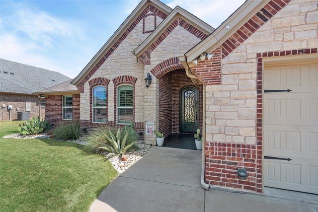 427 River Bank Lane, Granbury, TX 76049
