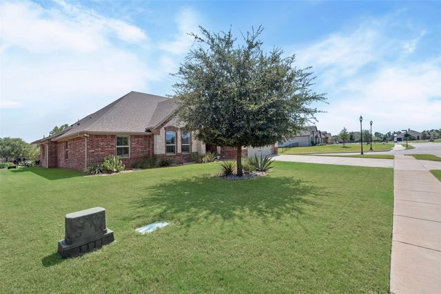 427 River Bank Lane, Granbury, TX 76049