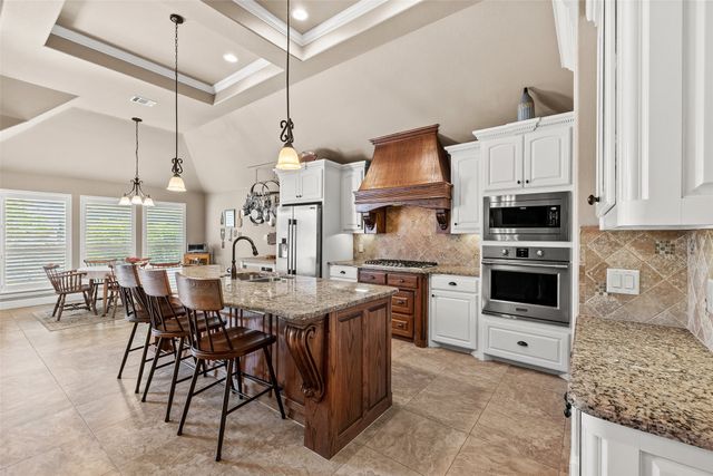 427 River Bank Lane, Granbury, TX 76049