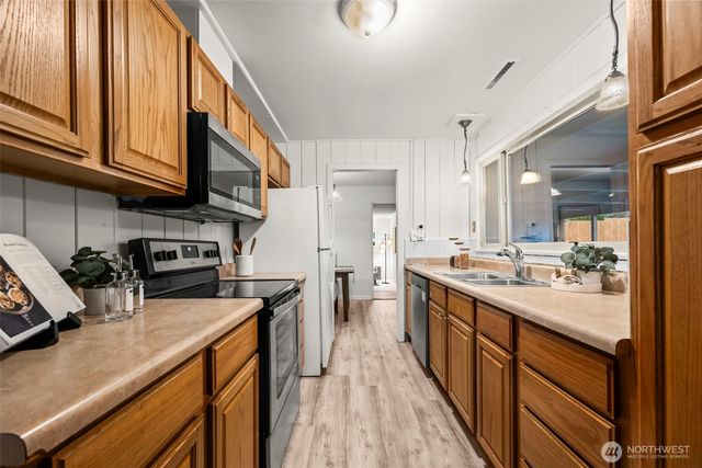 2808 67th Avenue W, University Place, WA 98466