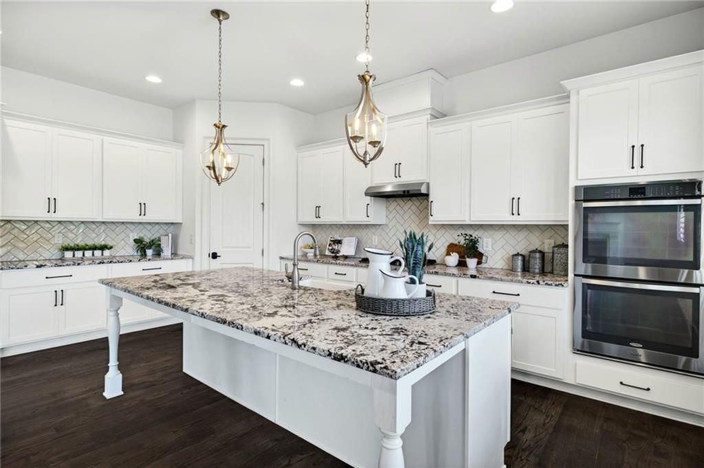 Image 5 of property listing at 5945 Caveat Court, Suwanee, GA 30024